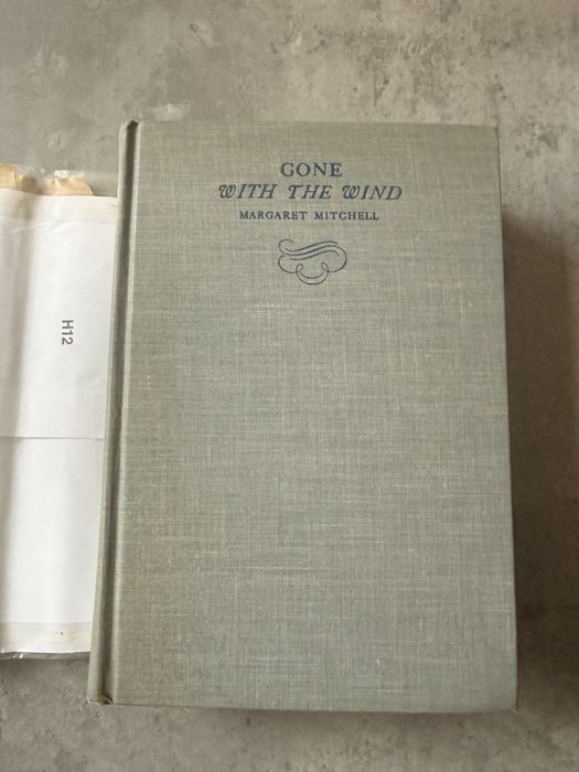 Carte de colectie 1936 Margaret Mitchell – Pe Aripile Vântului (Gone With the Wind) – Ediție Macmillan 1936 cu supracopertă originală