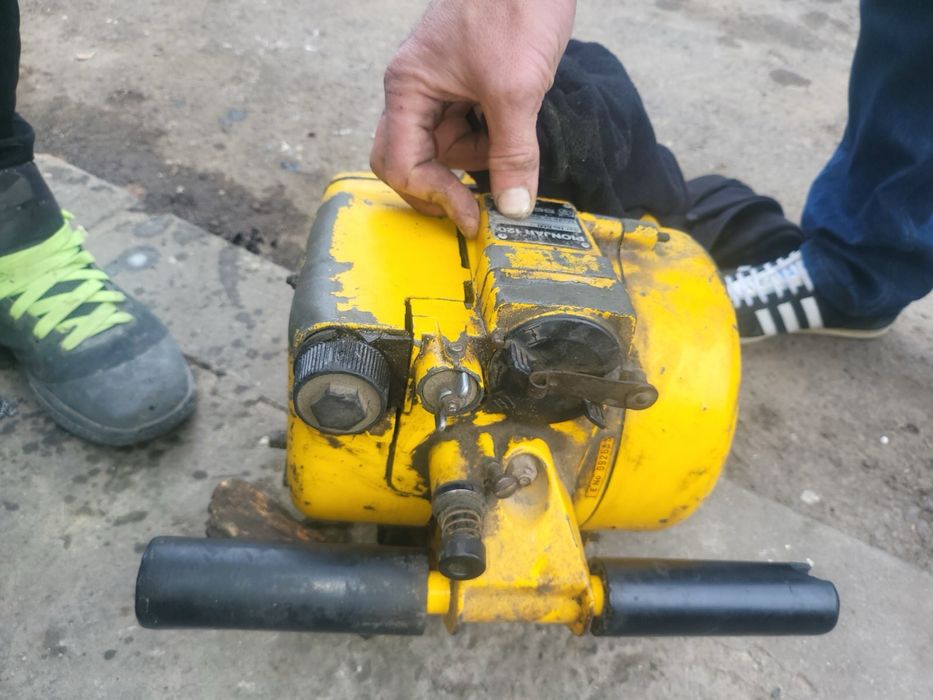 Продавам Бензинов къртач BEREMA PIONJAR 120