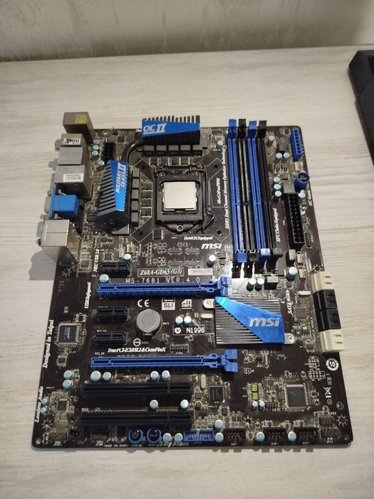 Продаю коробку коплектуюших.