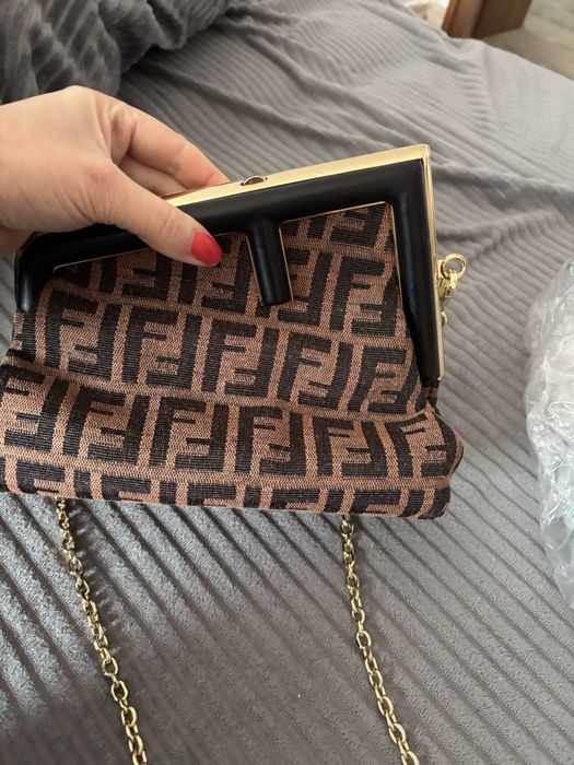 Geanta Fendi superba