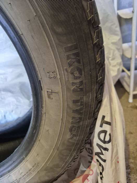 Продам резину  235.60.r18