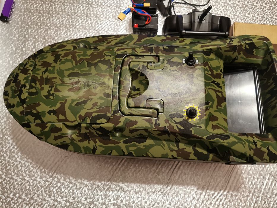 Лотка за захранване