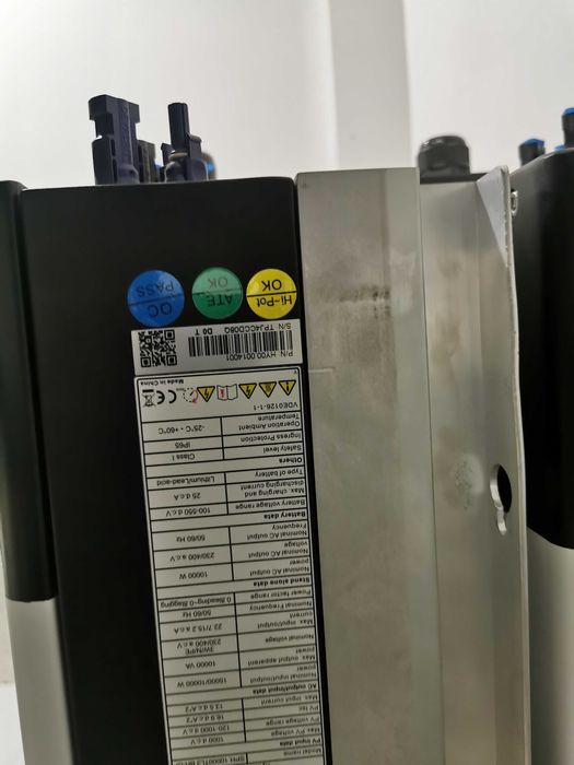 Growatt SPH 10000TL3 BH-UP with UPS трифазен хибриден инервтор за фороволтаици