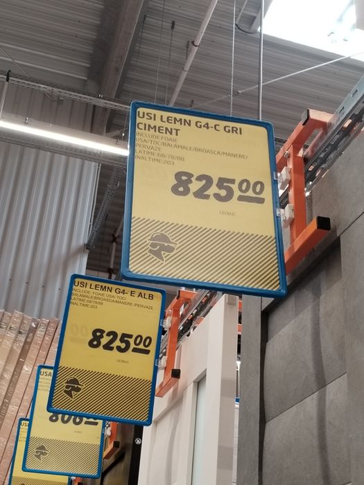 Vând 2 uși de interior     
Uși