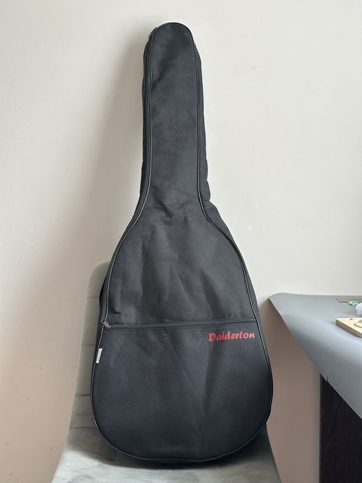 Гитара почти новая