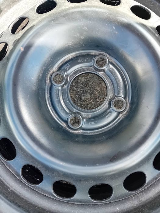 Гума с джанта 1 бр.