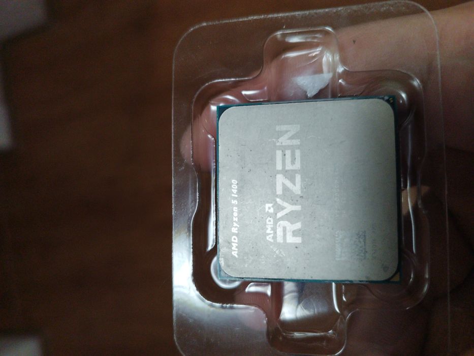 Ryzen 5 1400 4 ядер 8 потоков