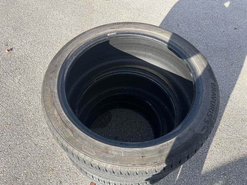 Гуми Barum Bravuris 255/40 R19