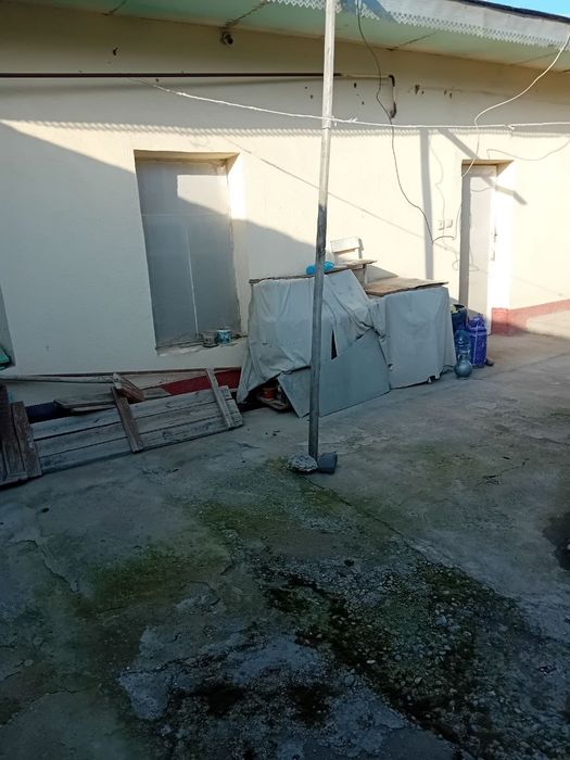 Sartepoda  hovli sotiladi