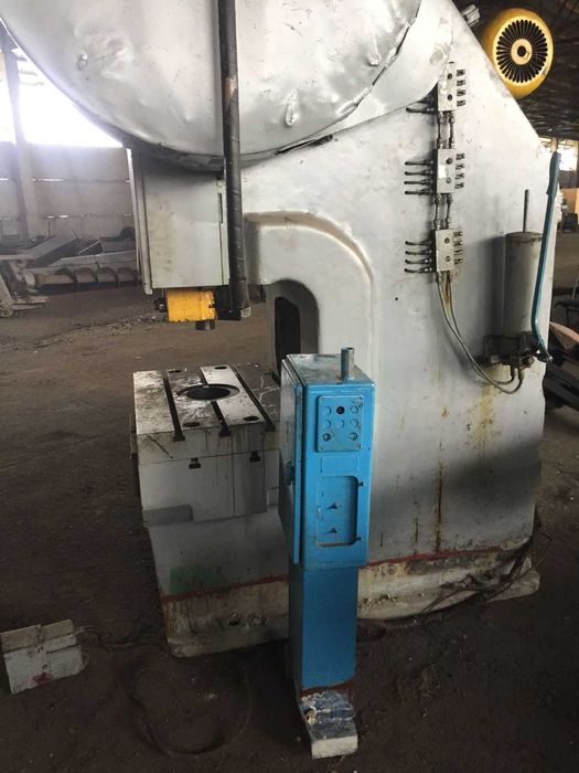 Пресс  усилие 40 тн марка к 2126А