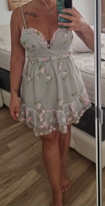 Рокля с тюл и дантела, нова с етикет