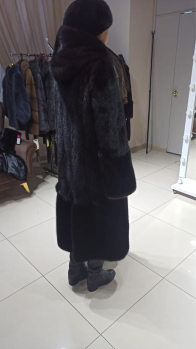 Продам норковую шубу
