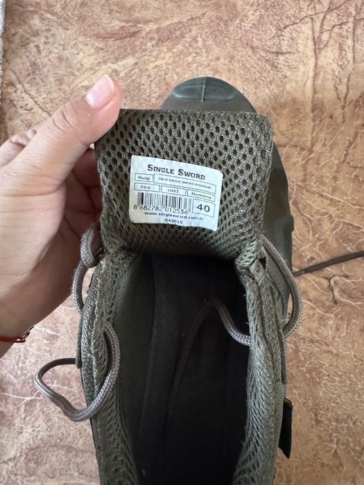 Продам новые мужские ботинки