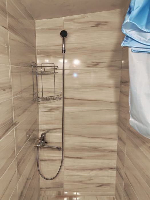 Inchiriez garsoniera 20m2 la curte anexa la  casa proprietarului regim