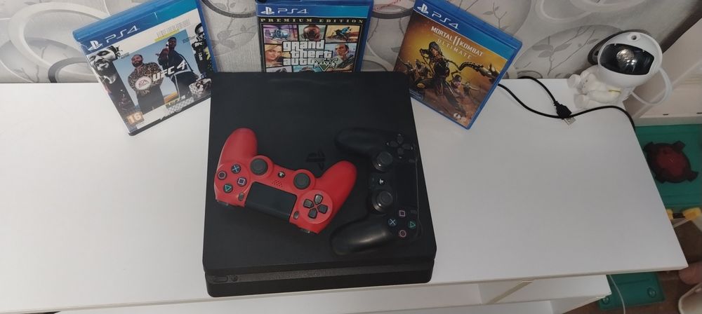 В продаже Sony PlayStation 4 Slim 1 tb