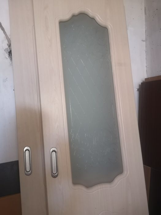 продам.   4     двери