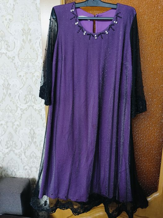 Продам куртки, платье