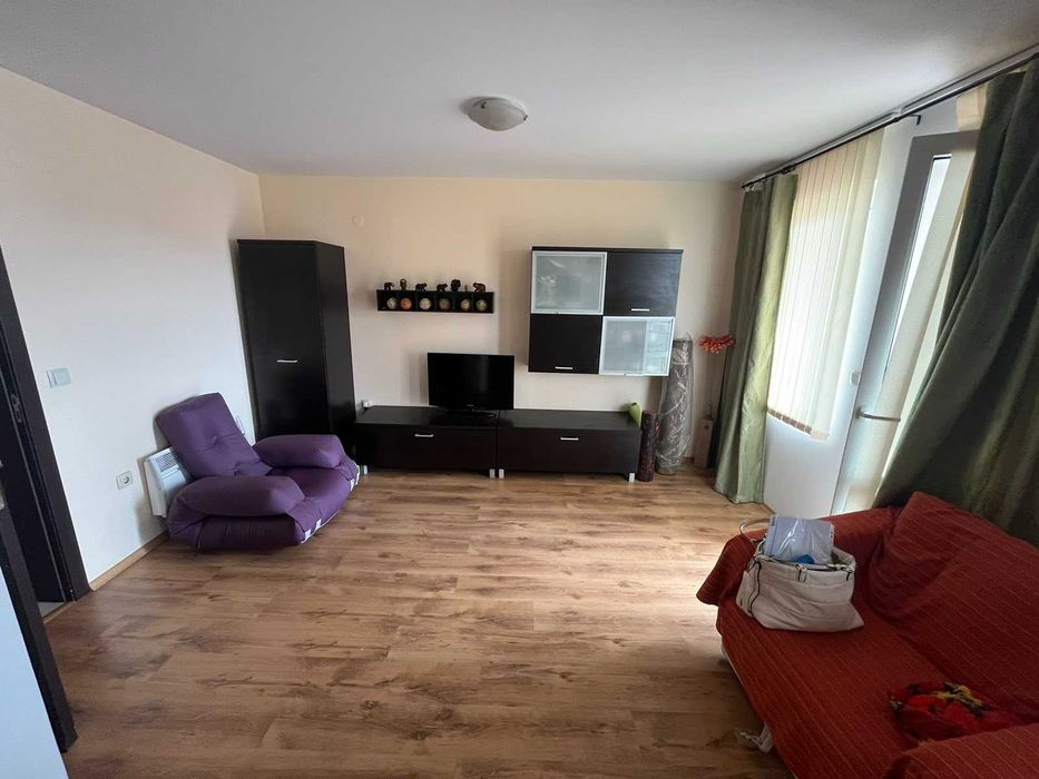 Дава се под наем Тристаен апартамент в Велинград - 146 кв.м за 146000 € - Снимка #2