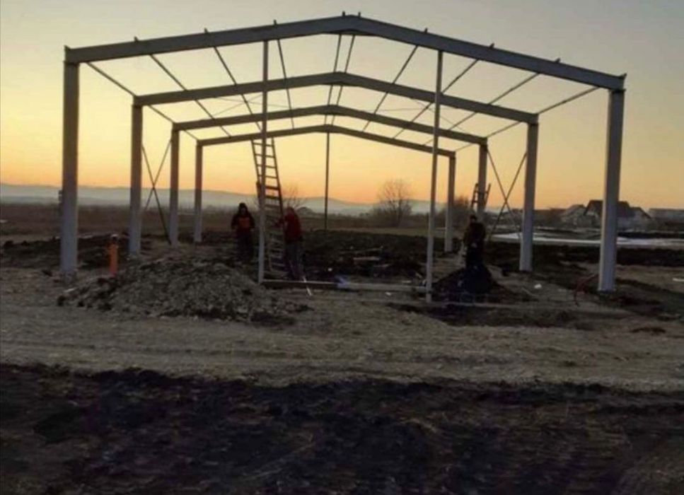 Hala metalica de vanzare structura solidă și durabilă .