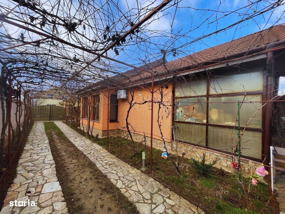 Casa Santandrei, zona linistita, gaz,curent,apa,teren 550 mp-208000Eur