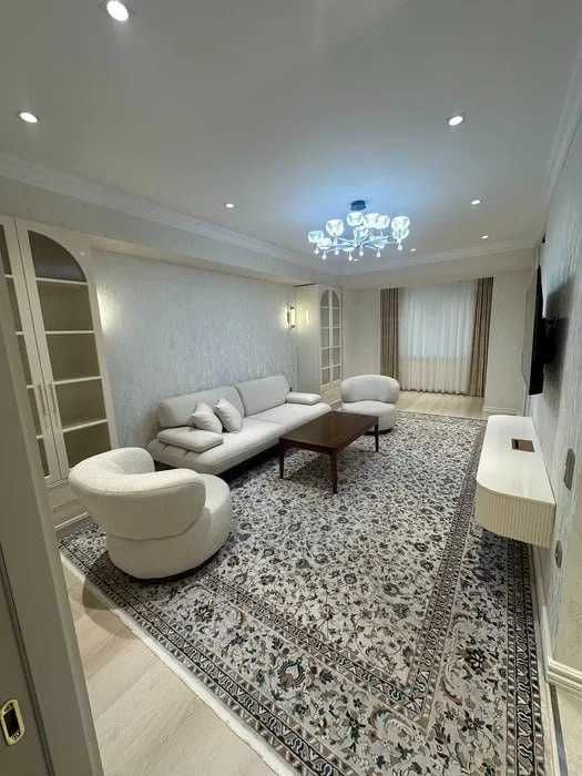 В аренду сдается трех комнатная на Улица Навои рядом с Tashkent city