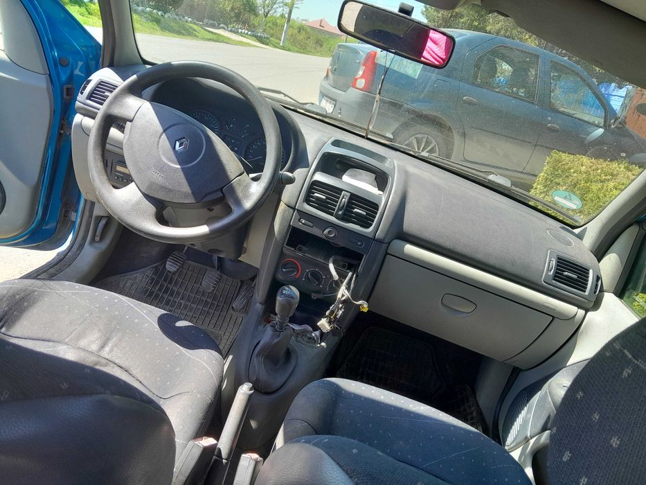 Vând Renault, pret negociabil
