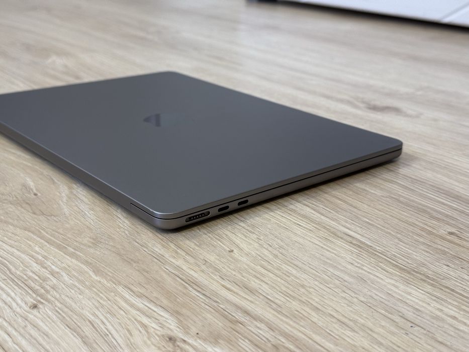 *16GB Ram+1TB SSD*13.6'Като Нов Macbook Air M2 2022 16GB Ram/1TB SSD