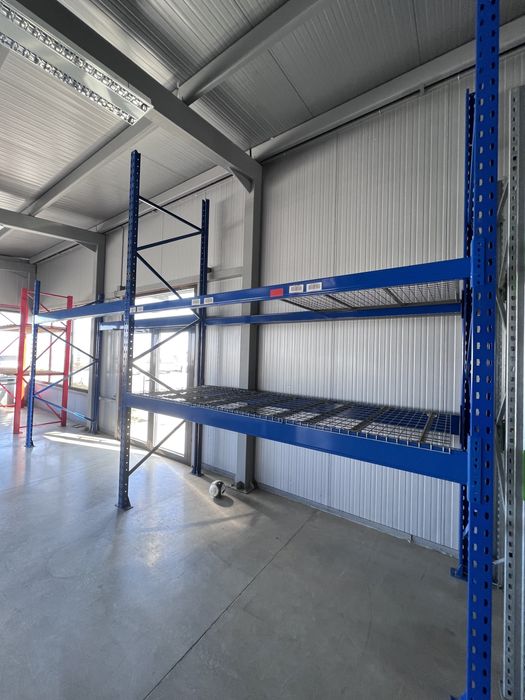 Метални стелажи