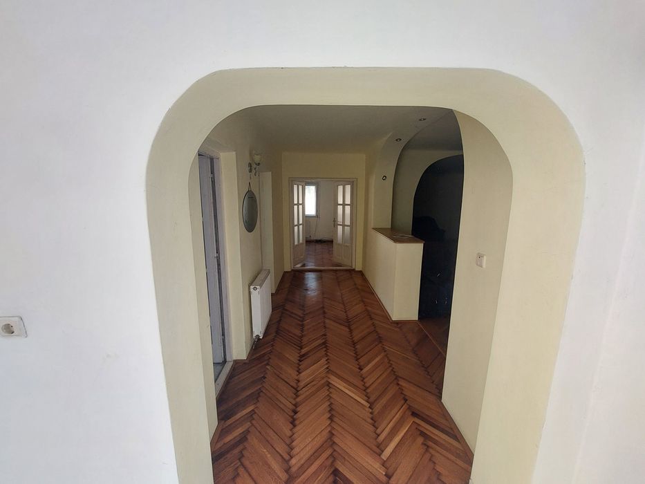 Casa de vânzare parter+etaj