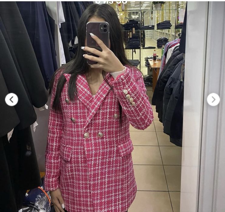 Твидовый пиджак и рубашка черная