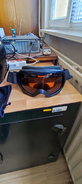 Продавам какска за мотор SHOEI и очила