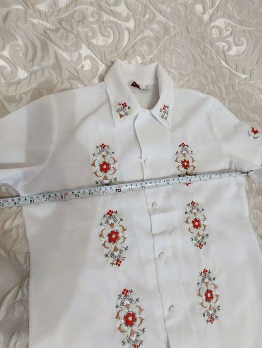 Риза с народни мотиви