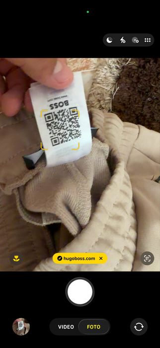 Pantaloni boss pret negociabil