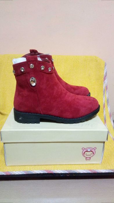 Нови боти за момиче