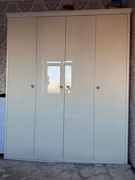 Срочно продам Спальни шкаф