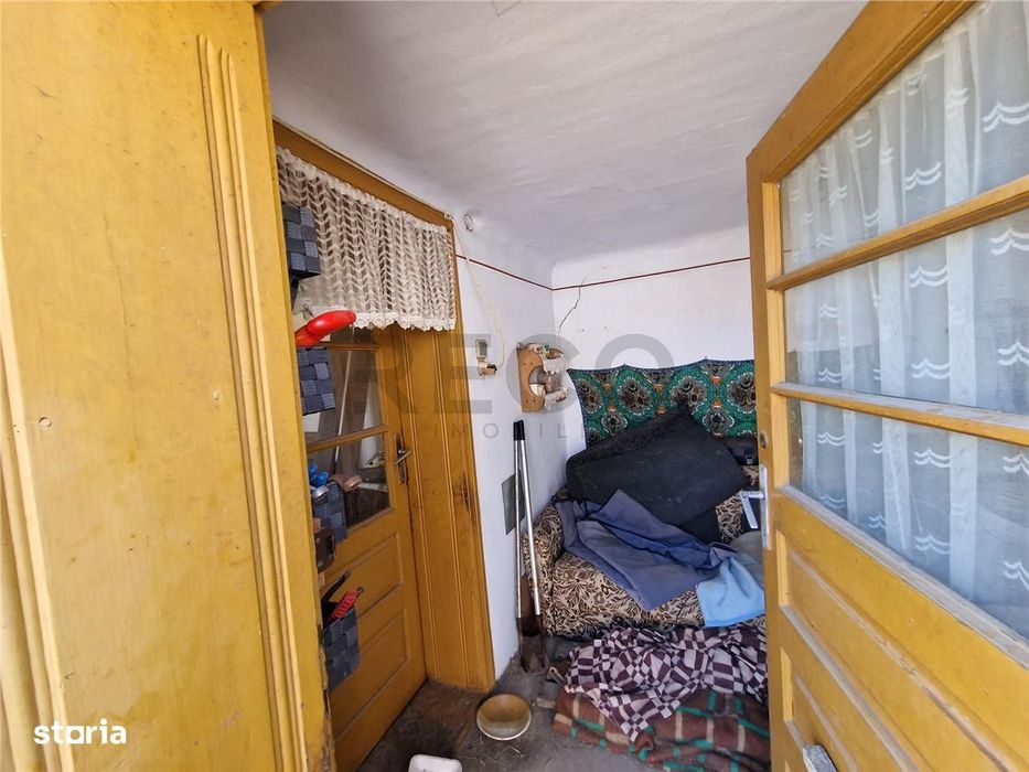 Teren mare cu 2 case in Sabolciu, com. Sacadat