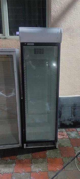 Витринный холодильник