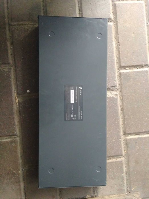Tp-Link switch Model: TL-SF1048