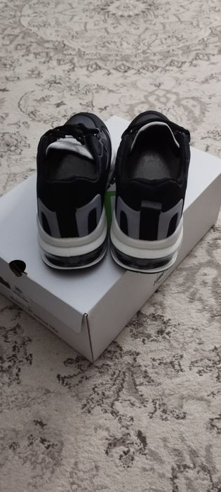 Мужские кроссовки