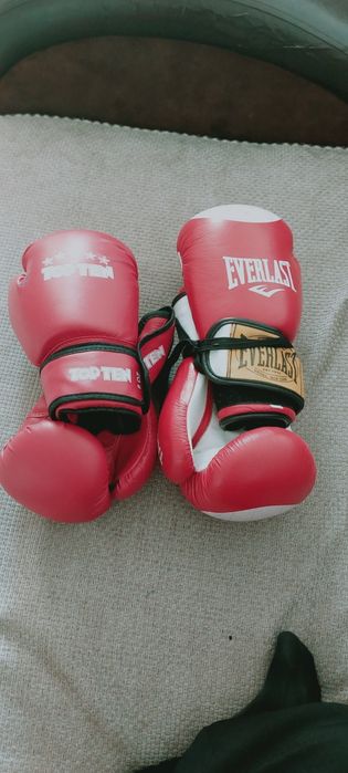 Боксерские перчатки