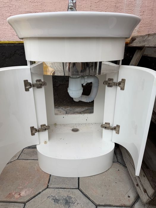 Раковина с зеркалом комплект