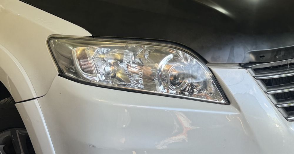 Продавам фар за Тойота Рав 4