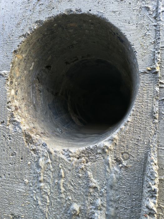 Execut carotări în beton armat rapid și fără vibrații.