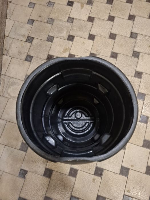 Бочка пластик. Продаётся