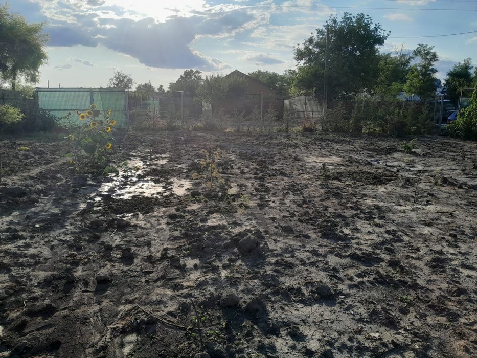 vand teren cu cabana