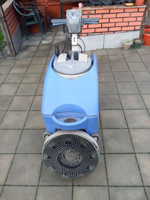 Подопочистваща машина