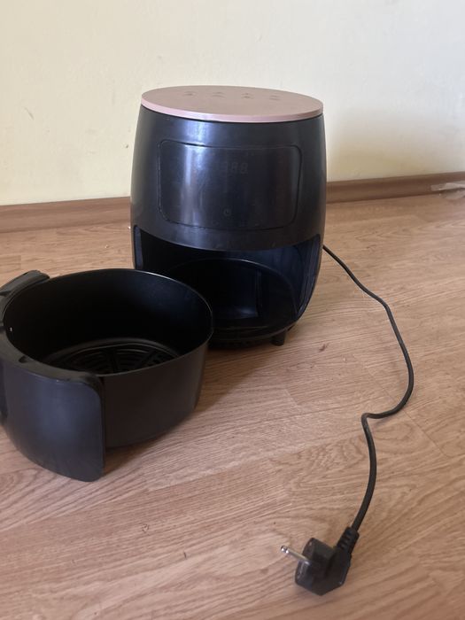 Air Fryer nou - friteuza cu aer cald