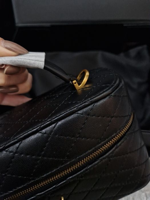 YSL Saint Laurent Gaby Vanity Black
Piele naturala