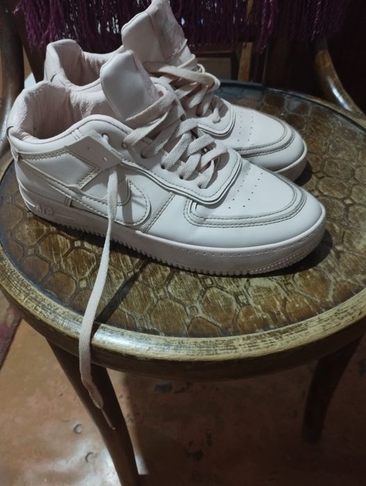 Обувь, кроссовки женские