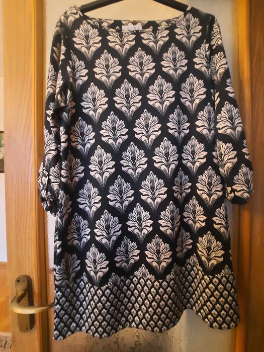 Rochie Debenhams, cu model